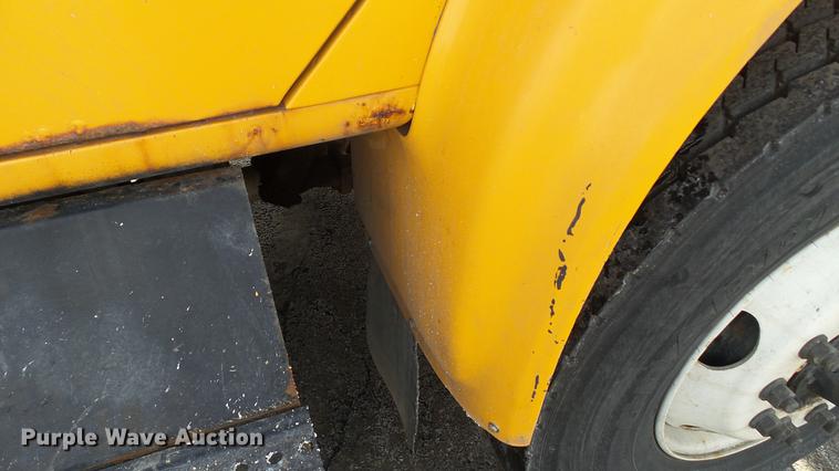 image for item DC5655 2002 International 4900 dump truck