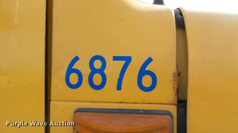 image for item DC5655 2002 International 4900 dump truck