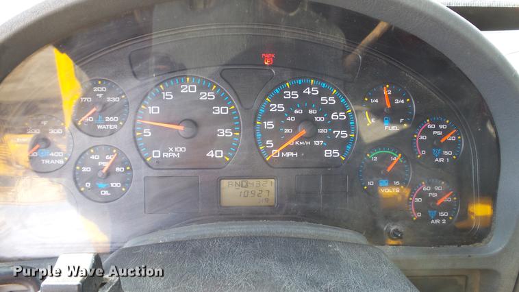 image for item DC5656 2006 International 7400 Crew Cab dump truck