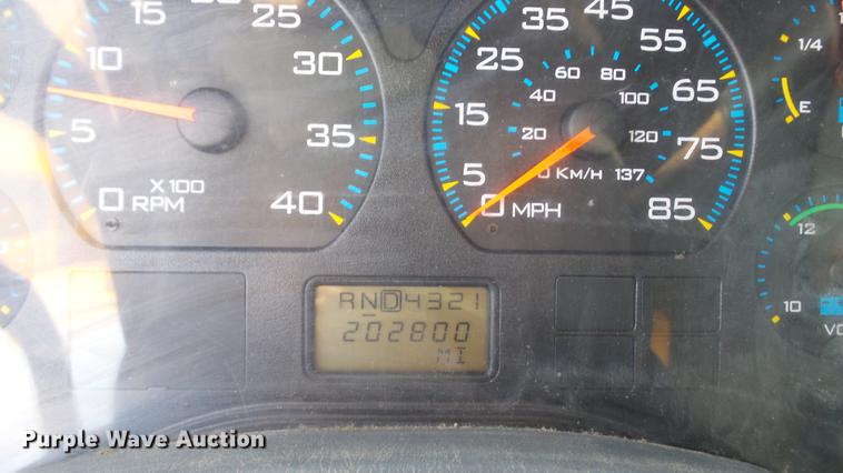 image for item DC5656 2006 International 7400 Crew Cab dump truck