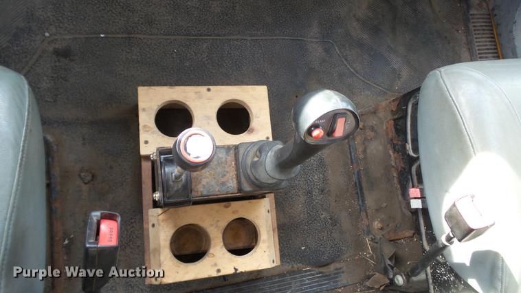 image for item DC5656 2006 International 7400 Crew Cab dump truck