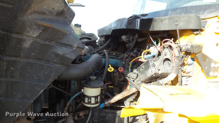 image for item DC5656 2006 International 7400 Crew Cab dump truck