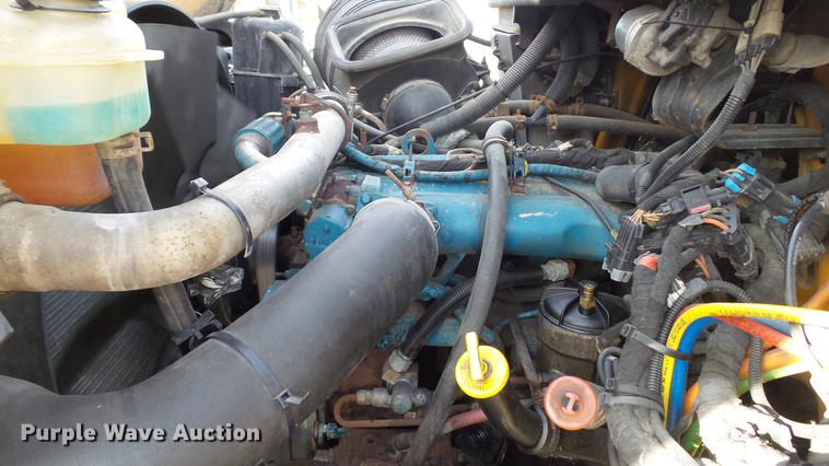 image for item DC5656 2006 International 7400 Crew Cab dump truck