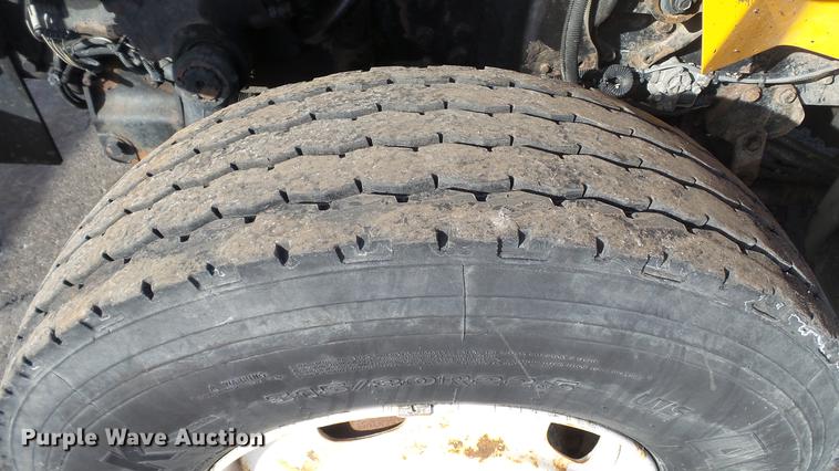 image for item DC5656 2006 International 7400 Crew Cab dump truck