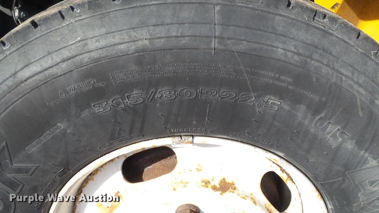 image for item DC5656 2006 International 7400 Crew Cab dump truck