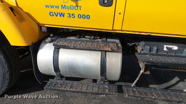 image for item DC5656 2006 International 7400 Crew Cab dump truck