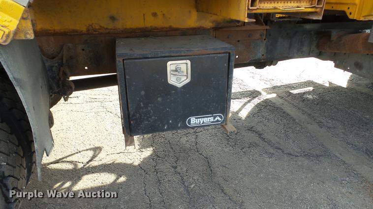 image for item DC5656 2006 International 7400 Crew Cab dump truck