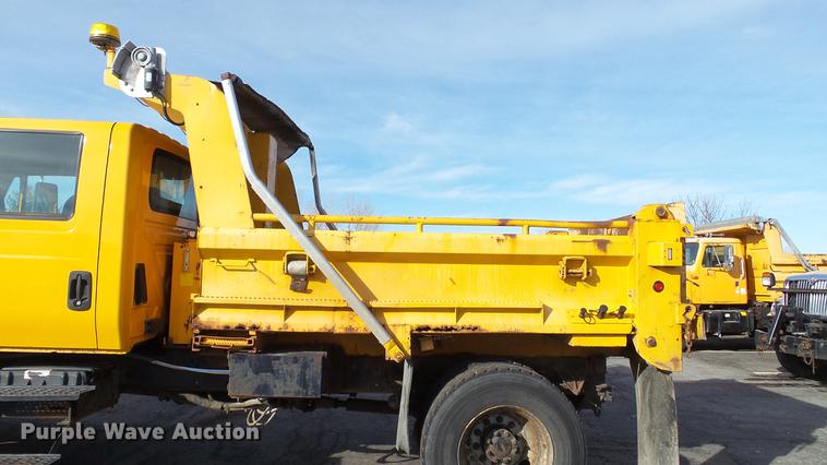 image for item DC5656 2006 International 7400 Crew Cab dump truck