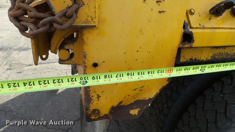 image for item DC5656 2006 International 7400 Crew Cab dump truck