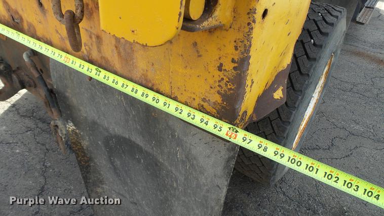 image for item DC5656 2006 International 7400 Crew Cab dump truck