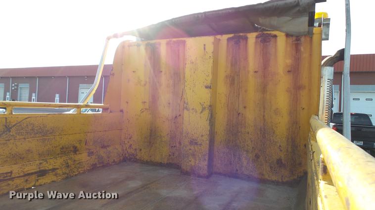 image for item DC5656 2006 International 7400 Crew Cab dump truck