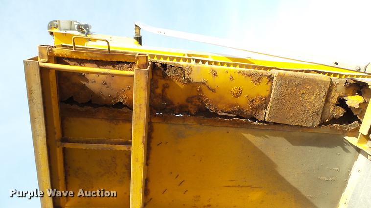 image for item DC5656 2006 International 7400 Crew Cab dump truck