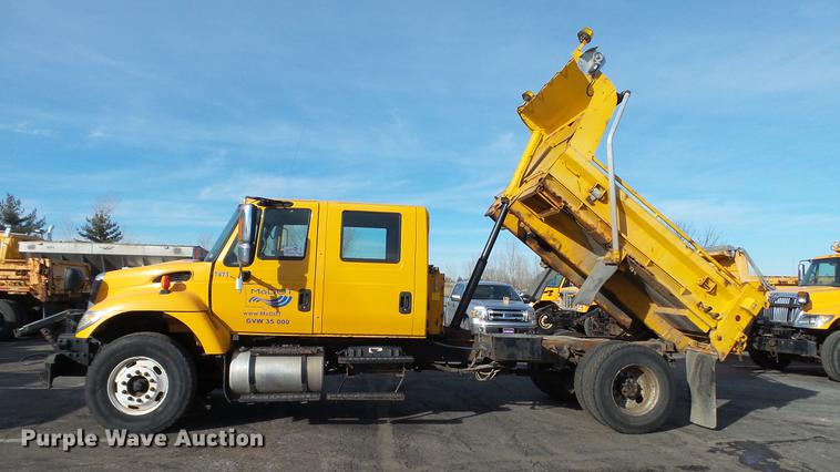 image for item DC5656 2006 International 7400 Crew Cab dump truck