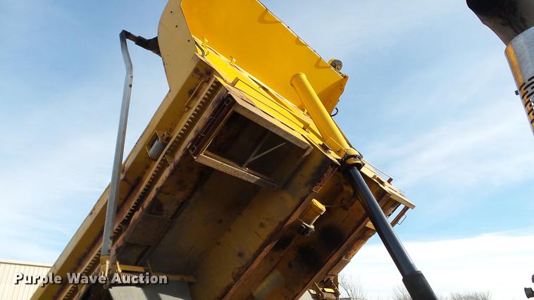 image for item DC5656 2006 International 7400 Crew Cab dump truck