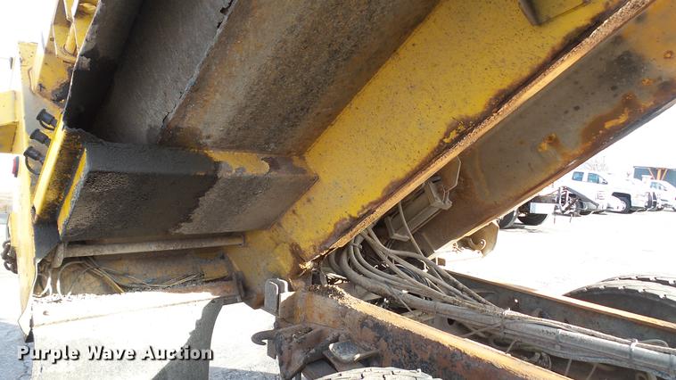 image for item DC5656 2006 International 7400 Crew Cab dump truck