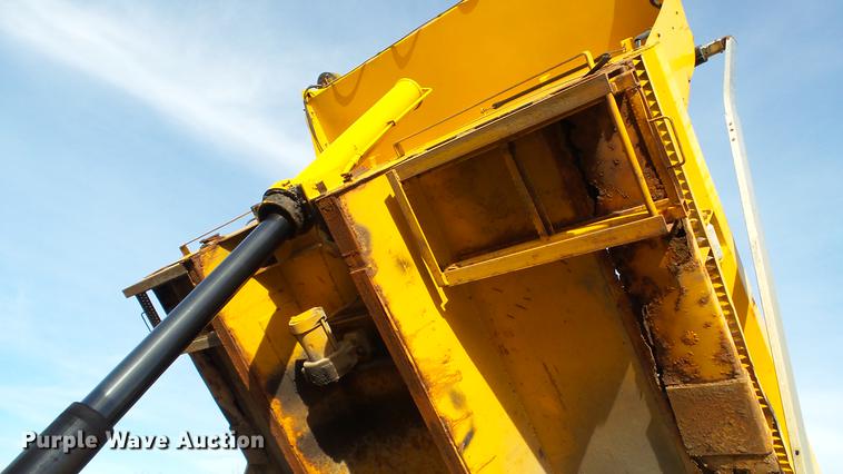 image for item DC5656 2006 International 7400 Crew Cab dump truck