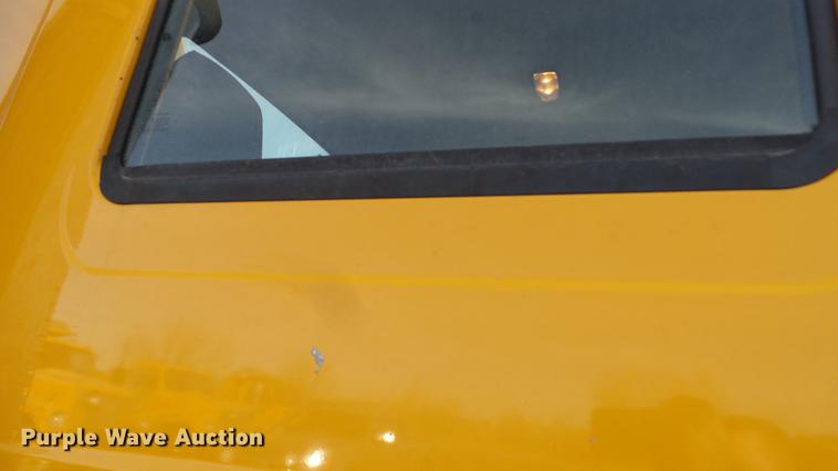 image for item DC5656 2006 International 7400 Crew Cab dump truck