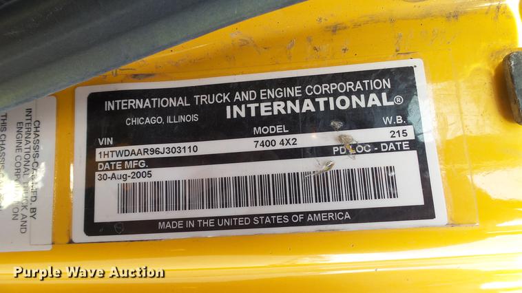image for item DC5656 2006 International 7400 Crew Cab dump truck
