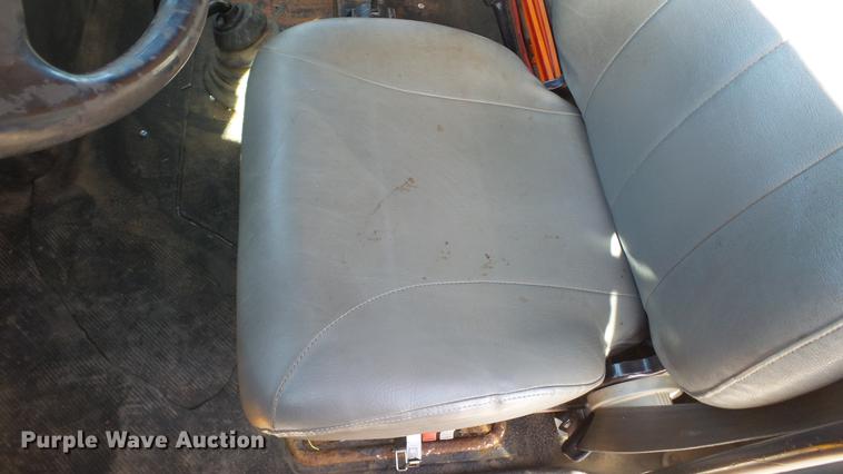 image for item DC5657 2006 International 7400 dump truck