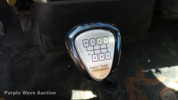 image for item DC5657 2006 International 7400 dump truck