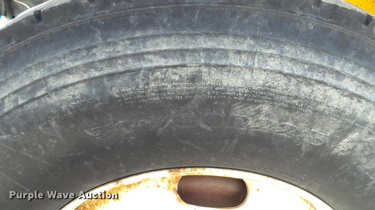 image for item DC5657 2006 International 7400 dump truck