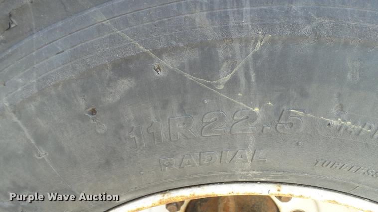 image for item DC5657 2006 International 7400 dump truck