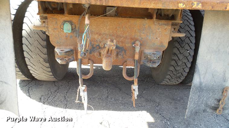 image for item DC5657 2006 International 7400 dump truck