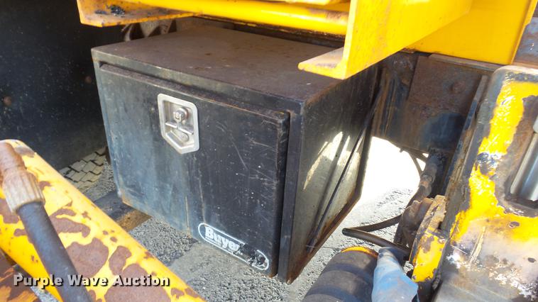 image for item DC5657 2006 International 7400 dump truck