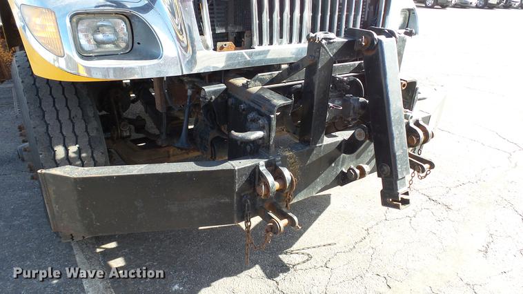 image for item DC5657 2006 International 7400 dump truck