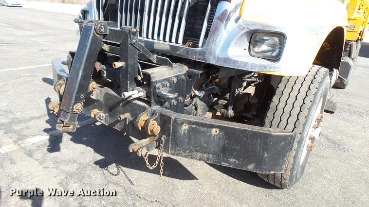 image for item DC5657 2006 International 7400 dump truck