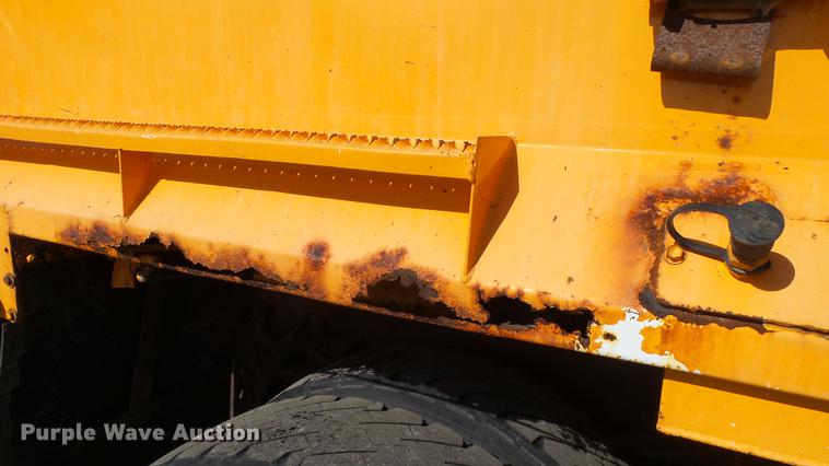 image for item DC5657 2006 International 7400 dump truck