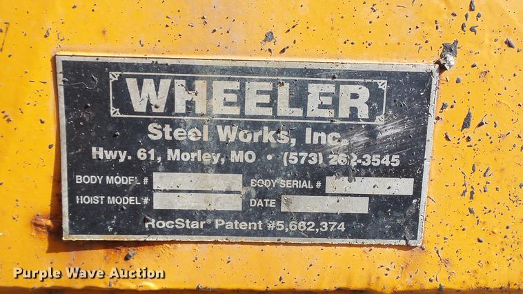 image for item DC5657 2006 International 7400 dump truck