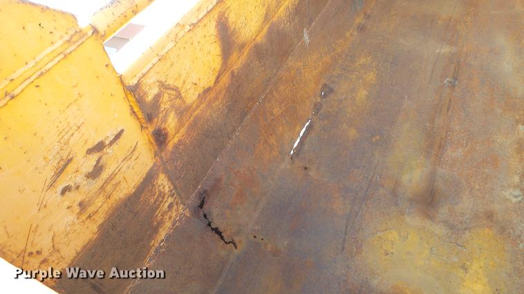 image for item DC5657 2006 International 7400 dump truck