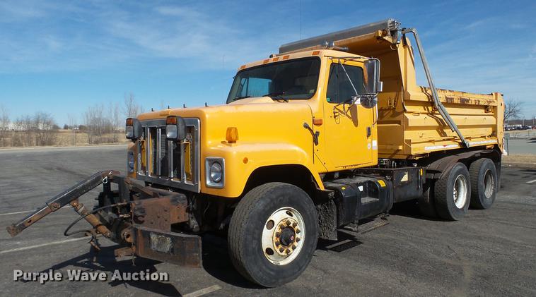 image for item DC5658 2002 International F2554 dump truck