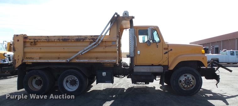 image for item DC5658 2002 International F2554 dump truck