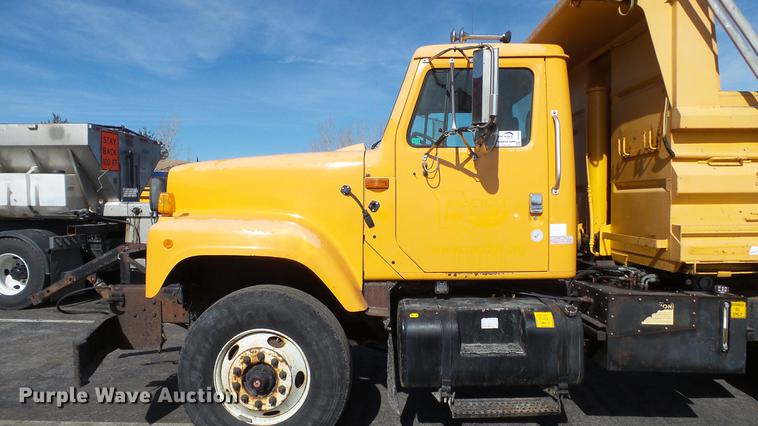 image for item DC5658 2002 International F2554 dump truck