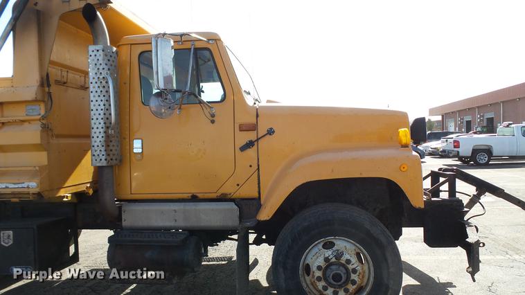 image for item DC5658 2002 International F2554 dump truck