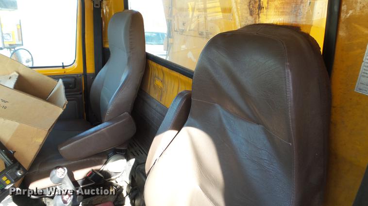 image for item DC5658 2002 International F2554 dump truck