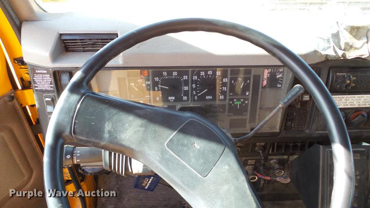 image for item DC5658 2002 International F2554 dump truck