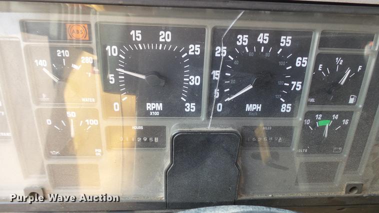 image for item DC5658 2002 International F2554 dump truck