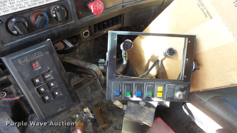 image for item DC5658 2002 International F2554 dump truck