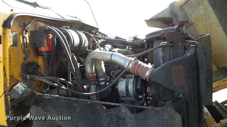 image for item DC5658 2002 International F2554 dump truck