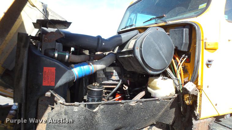 image for item DC5658 2002 International F2554 dump truck