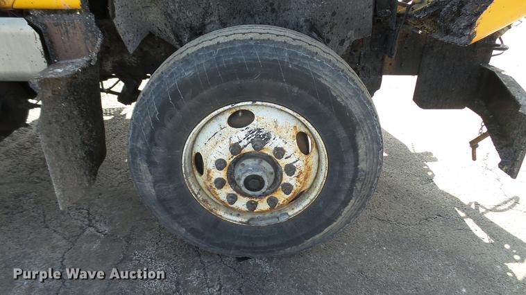 image for item DC5658 2002 International F2554 dump truck