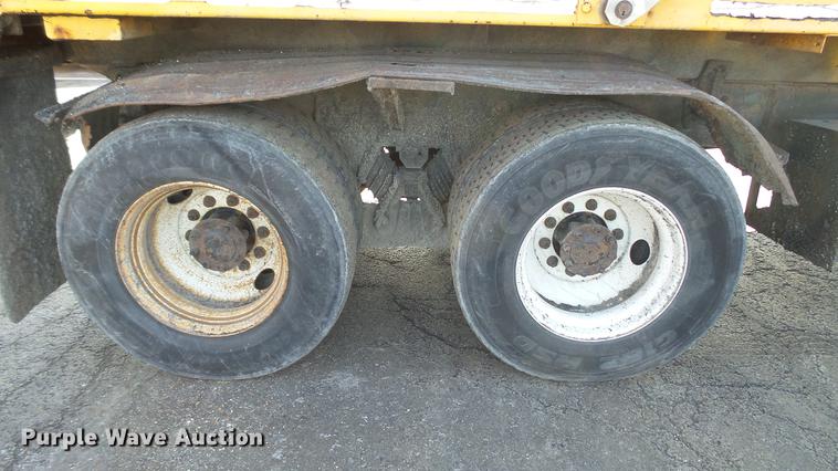 image for item DC5658 2002 International F2554 dump truck
