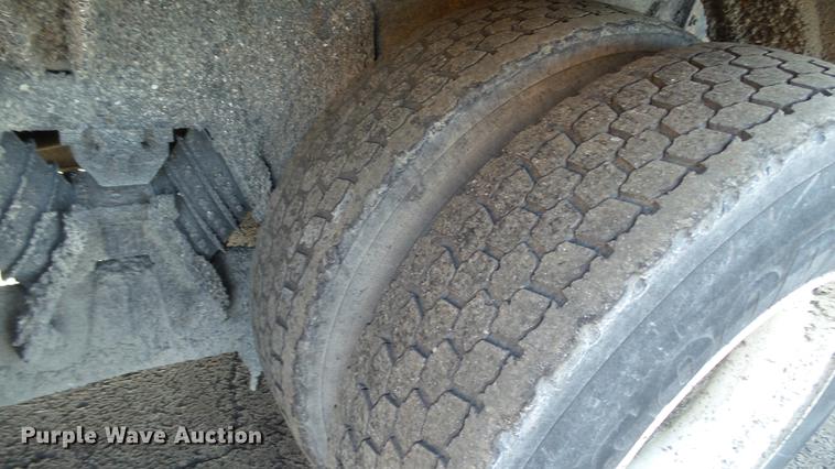 image for item DC5658 2002 International F2554 dump truck