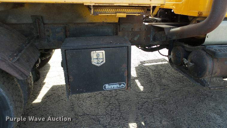 image for item DC5658 2002 International F2554 dump truck