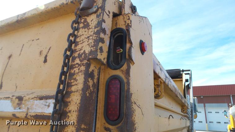 image for item DC5658 2002 International F2554 dump truck