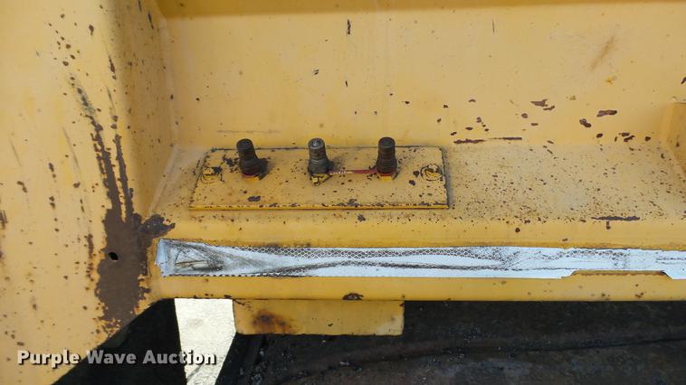 image for item DC5658 2002 International F2554 dump truck