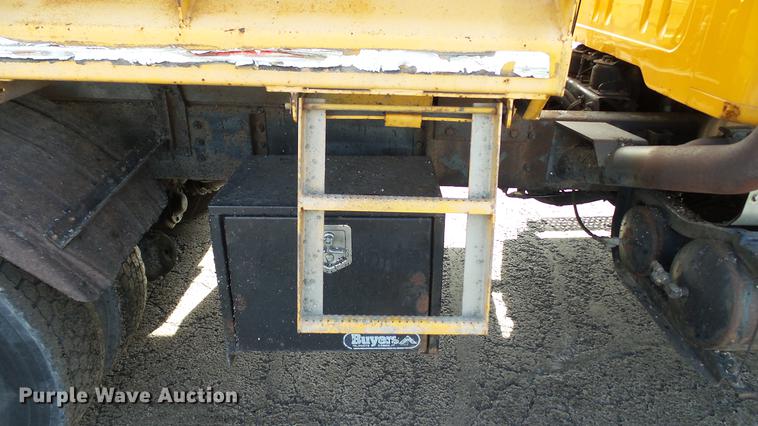 image for item DC5658 2002 International F2554 dump truck
